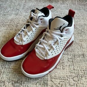 Air Jordan Maxin 200 (GS)
CD6123-106 Youth White Black Red
Shoes 6.5Y . EUC